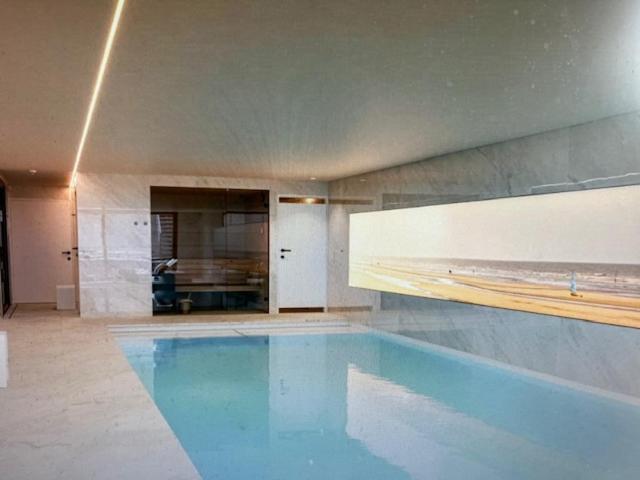 Schravenhoek Met Indoorzwembad En Sauna 弗尔内 外观 照片