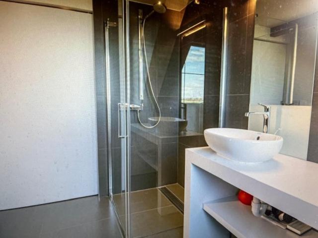 Schravenhoek Met Indoorzwembad En Sauna 弗尔内 外观 照片